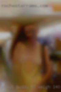 About buddy 5'7, weigh 140 fuck pounds near Ravenswood.